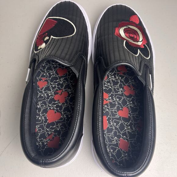 Vera Bradley Disney Shoes Alice in Wonderland Roses Red Quilted Slip On Size 9 - Picture 13 of 16